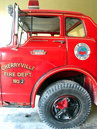 This early 1960's fire truck made it all the way from Cherryville NC!.jpg