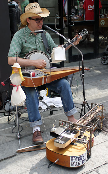 This guy was great! Check him out at www.guitarmachine.com